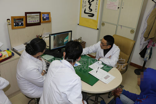 开春防复发专家联合会诊活动现场人气火爆